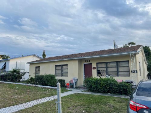 934 32nd St, West Palm Beach, FL 33407-5018