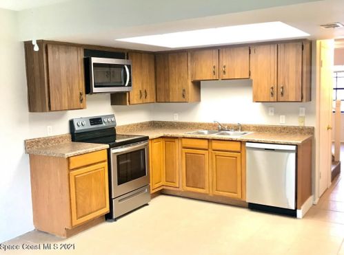 1906 South St, Titusville, FL 32780-3804
