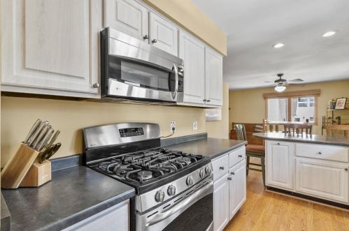 1605 Tarragon Dr, Madison WI  53716-1858 exterior