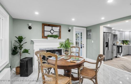 961 Front St, Tinton Falls NJ  07701-5615 exterior