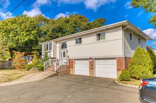 1155 Newbridge Rd, North Bellmore, NY 11710-1625