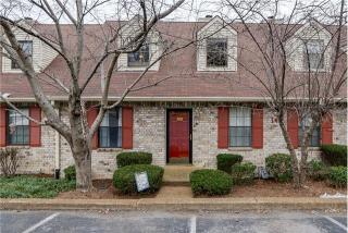 304 Deerpoint Dr, Hendersonville, TN 37075-3996