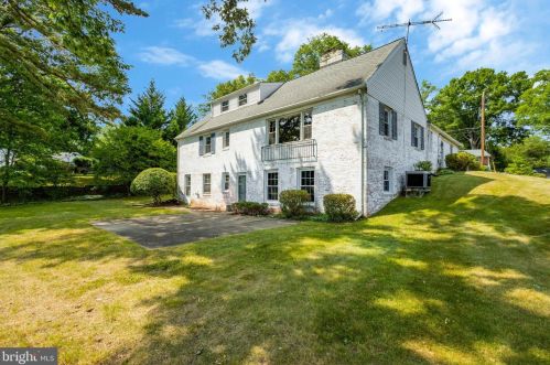 7905 Jansen Dr, Springfield, VA 22152-2412