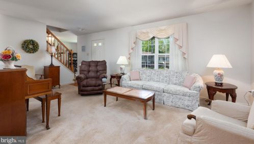 4040 Yorktown Dr, Boothwyn, PA 19061-2459