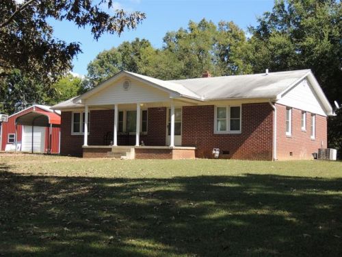 13870 Natchez Trce Rd, Lexington TN  38351-6615 exterior