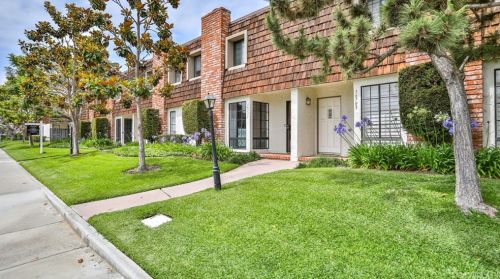 16711 Algonquin St, Huntington Beach, CA 92649-3385