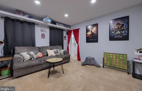 4 Pomo Ct, Siddonsburg PA  17019-9783 exterior