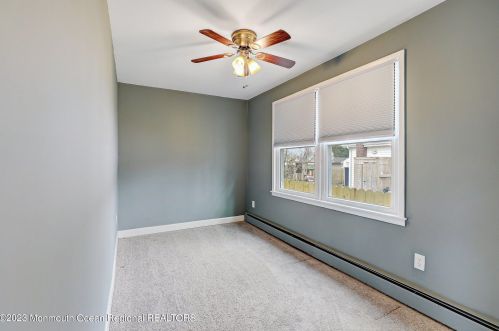 127 Cedar Ave, Middletown NJ  07748-5503 exterior