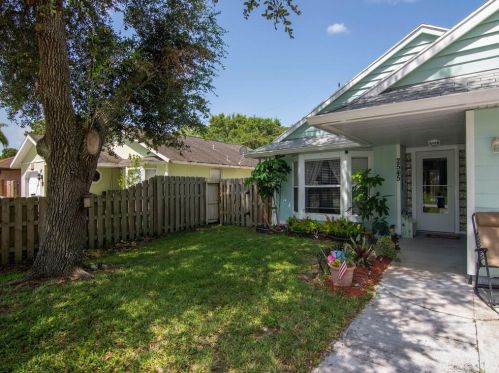 2545 86th Dr, Vero Beach FL  32966-5026 exterior