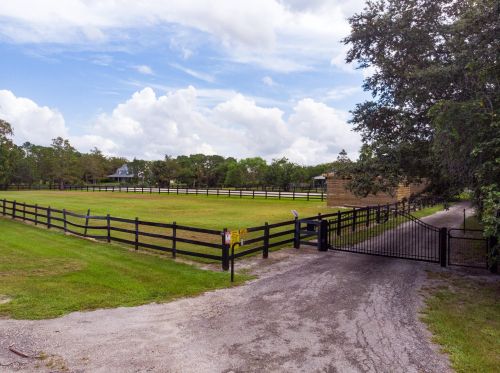 2562 Prarieview Dr, Town Of Loxahatchee Groves FL  33470-2572 exterior