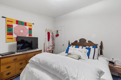 251 Fire Pond Rd, Hopkinton NH  03229-2923 exterior