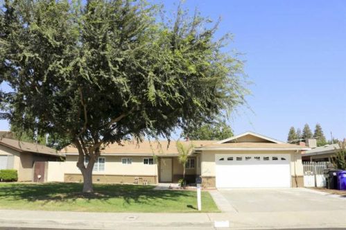 1026 Westside St, Porterville CA  93257-1433 exterior