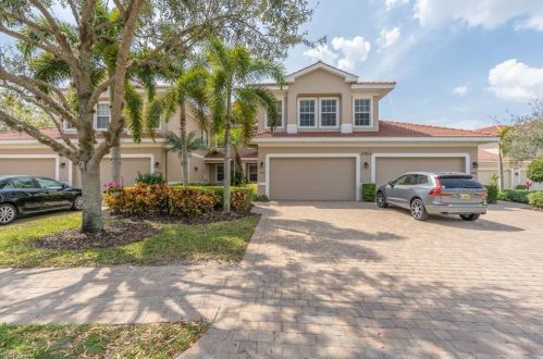7865 Hawthorne Dr, Naples, FL 34113-3142