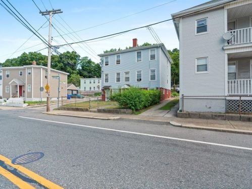 659 Manton Ave, Providence, RI 02909-5613