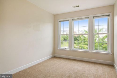 14631 Weeburn Way, Woodbridge VA  22191-4043 exterior