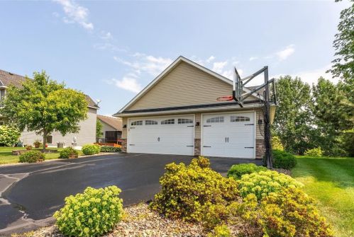 44 Bristol Ct, Hudson WI  54016-7773 exterior