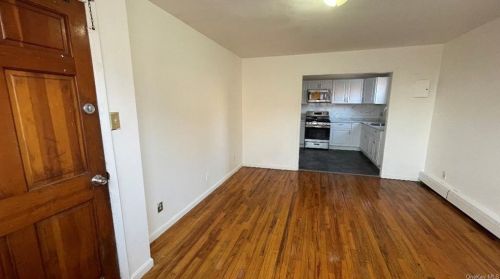 1965 Haviland Ave, Bronx NY  10472-5103 exterior