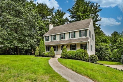 4 Maria Dr, Ipswich, MA 01938-1296