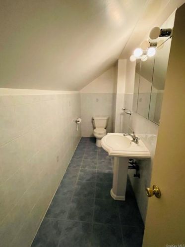 161 Hillcrest Rd, Mount Vernon NY  10552-1510 exterior