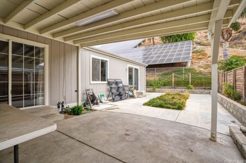 20049 Northcliff Dr, Santa Clarita CA  91351-5792 exterior
