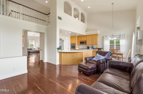 815 Vista Grande Dr, Santa Paula CA  93060-1335 exterior