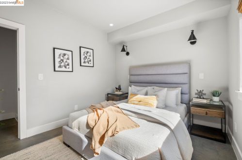 1077 57th St, Oakland CA  94608-2744 exterior