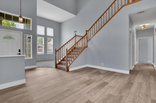 613 Tahoe St, Manteca CA  95337-6860 exterior