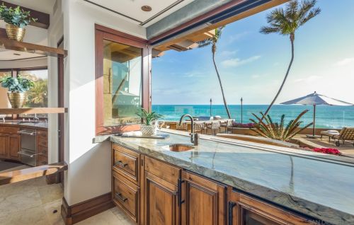 5305 Carlsbad Blvd, Carlsbad CA 92008-4416 exterior