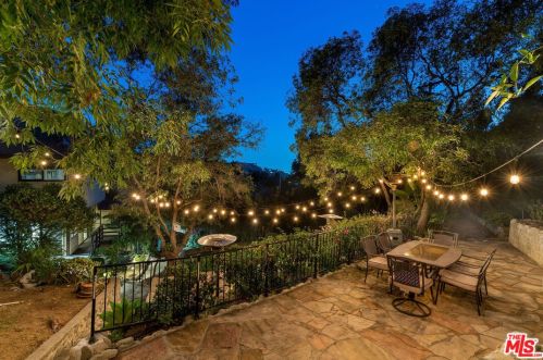 1865 Verdugo Knl Dr, Glendale CA  91208-2627 exterior