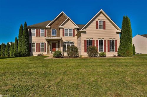 3121 Fox Hill Rd, Easton, PA 18045-8023