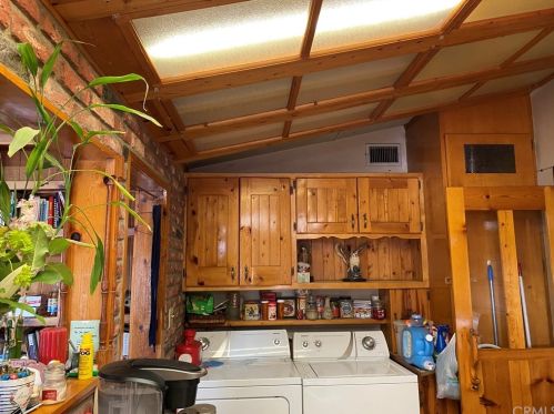 1101 Walnut Ave, Glendora CA  91741-3714 exterior