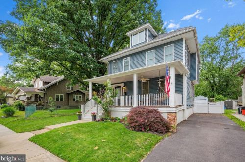 17 Center St, Collingswood, NJ 08108-2609