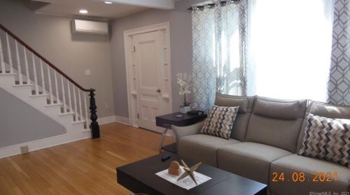 37 Town St, Norwich CT  06360-2323 exterior