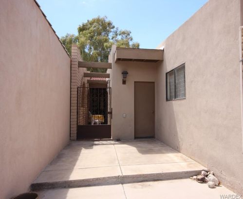 2593 Country Club Dr, Bullhead City, AZ 86442-7738