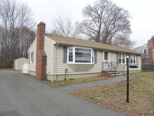 16 Linden Dr, Danvers MA  01923-3517 exterior