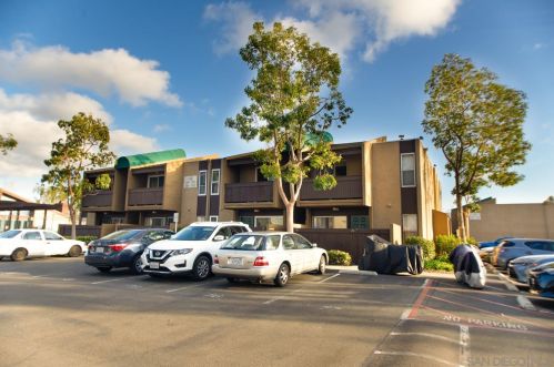 3456 Castle Glen Dr, San Diego CA 92123-2434 exterior