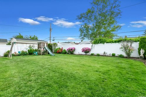 56 Haverford Rd, Hicksville NY  11801-3431 exterior