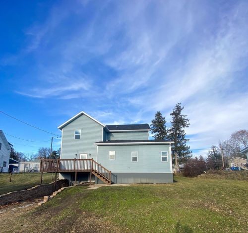 117 Dodge St, Dodgeville WI  53533-1211 exterior