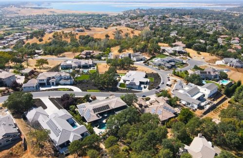 2913 Capetanios Dr, Folsom CA  95762-4606 exterior