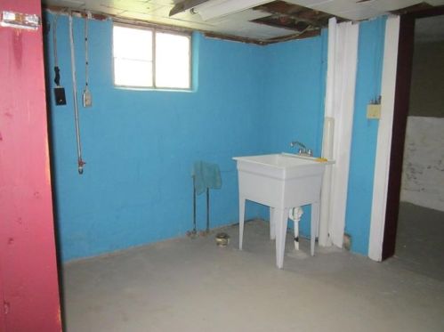 140 Wells Ave, New Kensington PA  15068-3850 exterior