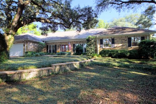 216 Country Club Rd, Shalimar, FL 32579-2216