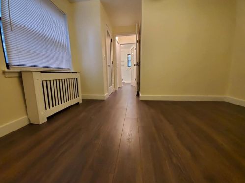 99 2nd St, Bayonne, NJ 07002-4212