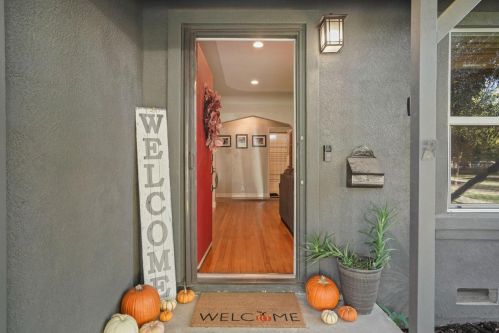 520 Falls Ave, Lodi CA  95240-1018 exterior