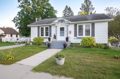 429 Cedar St, Eau Claire, WI 54729-1144