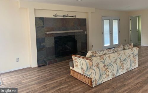 104 Broad Creek Rd, Laurel DE  19956-1124 exterior