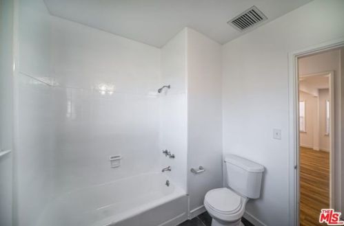 44643 Date Ave, Lancaster CA 93534-3101 exterior