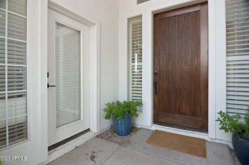 2519 Menlo St, Mesa, AZ 85213-2386
