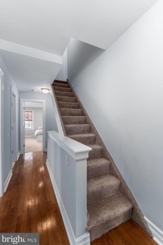 2217 Carpenter St, Philadelphia PA 19146-2517 exterior