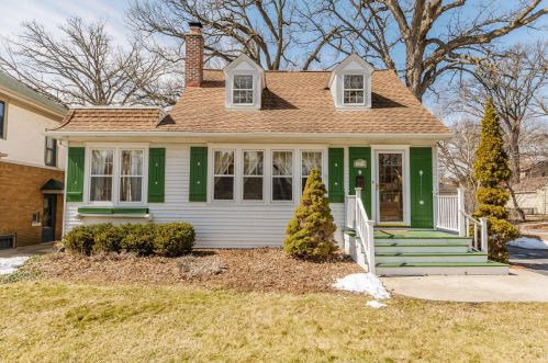 1919 Church St, Milwaukee WI 53213-2129 exterior