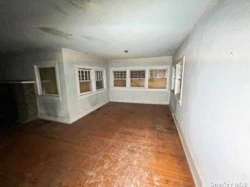 2705 Lighthouse Rd, Southold NY  11971-3107 exterior